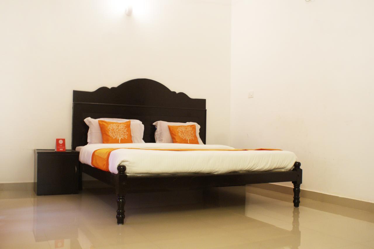 Oyo 4867 Royal Homes Alappuzha Eksteriør billede