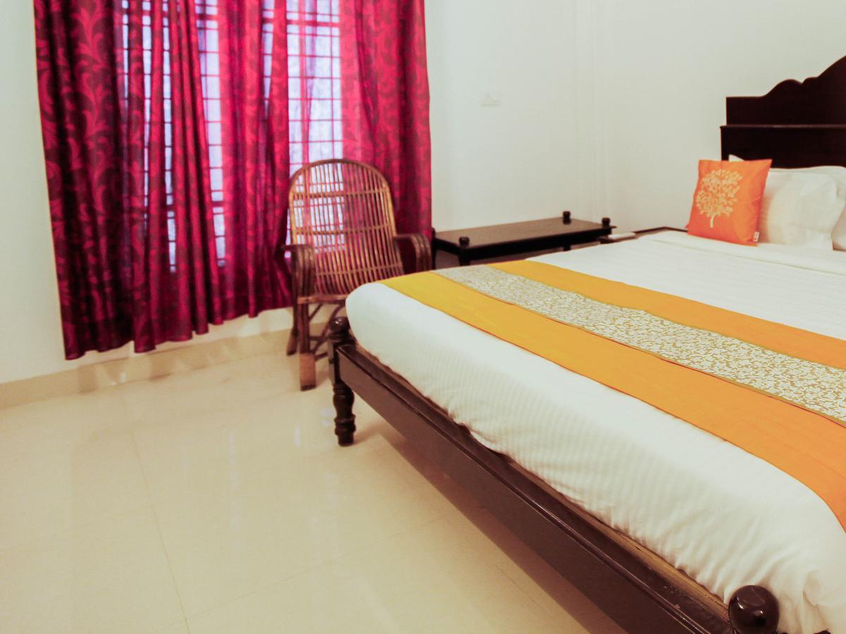 Oyo 4867 Royal Homes Alappuzha Eksteriør billede